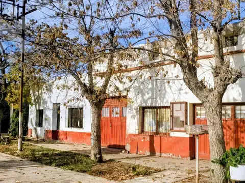 CASA EN VENTA 3 DORM CON LOCAL | Tucumán 400 – B° Santa Rosa | Cipolletti, Río Negro