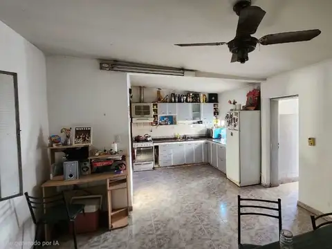 Casa 6 ambientes con 2 baños