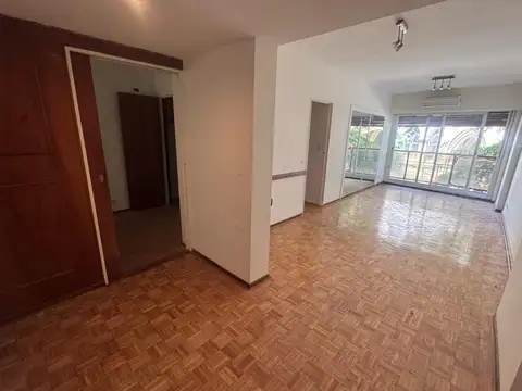Venta dpto 4 amb + escritorio y balcón en Recoleta