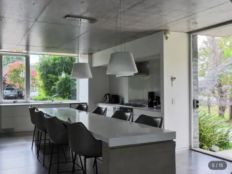 Casa 5 ambientes con 5 baños
