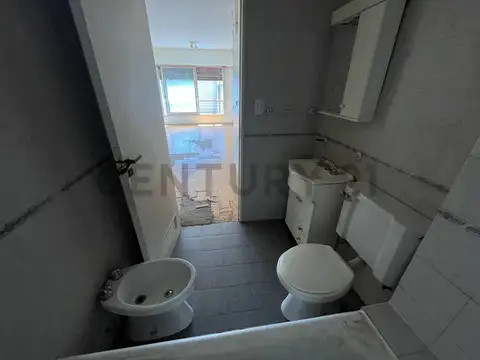 Monoambiente en venta en Retiro – Piso alto con luz natural y gran potencial