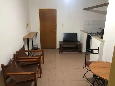 VENTA DEPTO UN DORMITORIO, PATIO, LA SEXTA