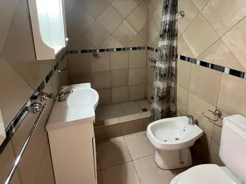 Departamento 2 amb amplios con balcón al frente