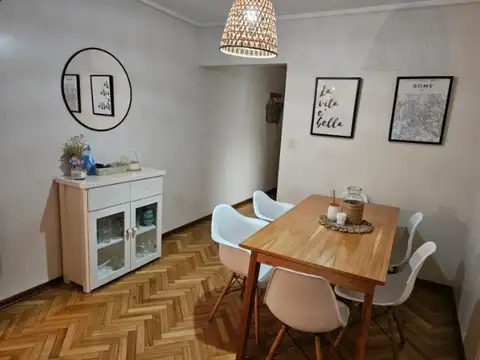 Venta depto 3 amb 2 dorm en Libertador con balcón.