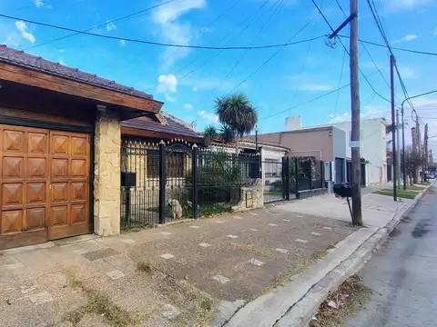 Casa en Venta en Moron Sur, USD 105.000