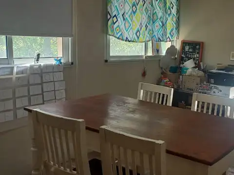 Casa 4 ambientes con 2 baños