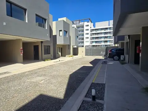 VENTA DTO. LOFT C/COCHERA-COND. ABEDULES III, NQN
