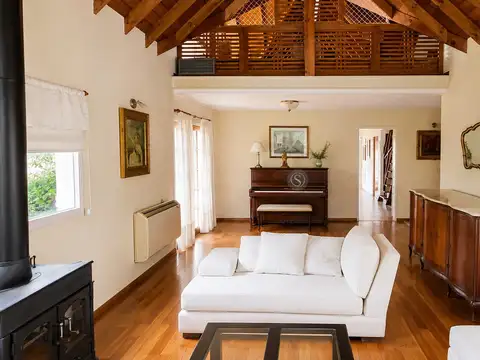 Casa 5 ambientes con 5 baños