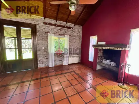 Casa en Venta con 4 cocheras