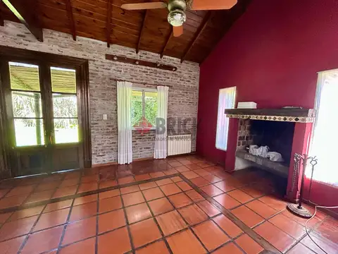 Casa en Venta con 4 cocheras