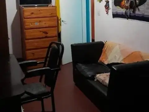 Casa 7 ambientes con 2 baños