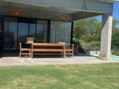 Casa 4 Ambientes ALQUILER Pilar del Este Pileta 