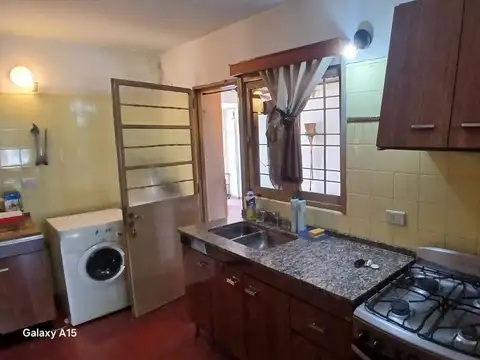 Casa 6 ambientes con 1 baño