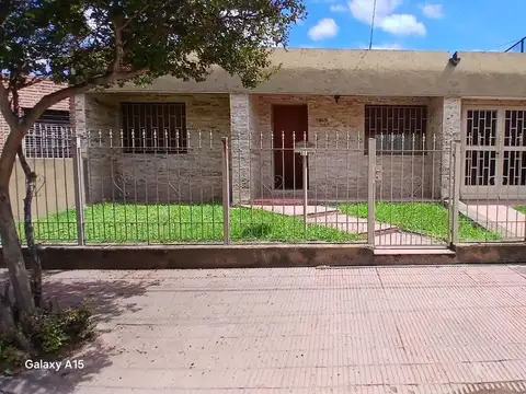 VENTA CASA BARRIO  AYACUCHO  3 DORMITORIOS