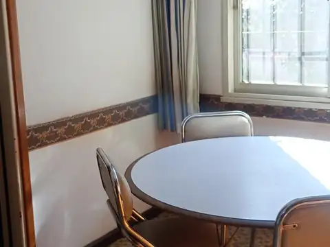 Casa 5 ambientes con 2 baños