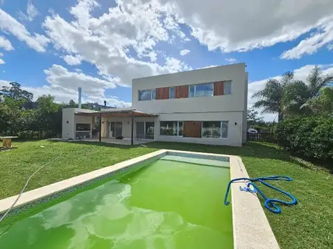 Casa en venta 6 ambientes, Barrio San Matías