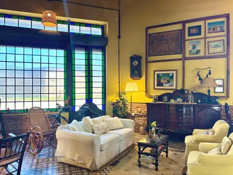Casa 6 ambientes con 2 baños
