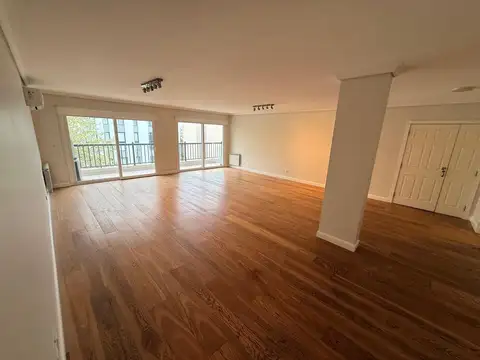 Departamento en Sarmiento 3100 de cuatro ambientes con cochera doble en alquiler