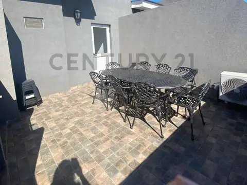 VENTA- DEPARTAMENTO 3 AMBIENTES TIPO DUPLEX CON TERRAZA PROPIA Y PARRILLA - FRENTE - CON COCHERA OPC