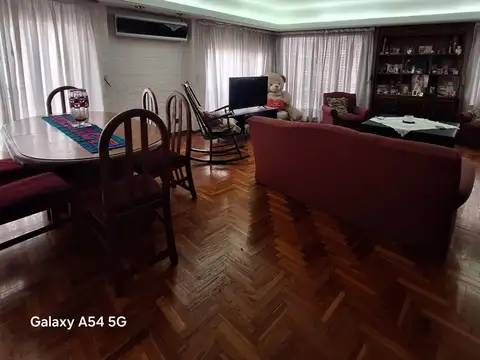 Departamento 4 ambientes con 3 baños