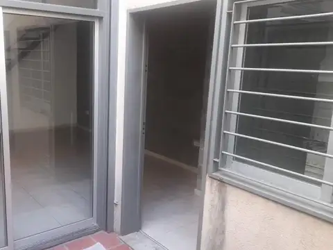 Depto Tipo Casa en Alquiler de 1 dormitorio