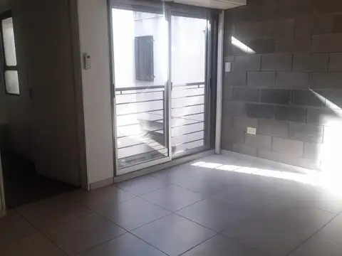 Depto Tipo Casa en Alquiler al Este