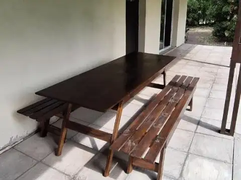 Casa 4 ambientes con 2 baños