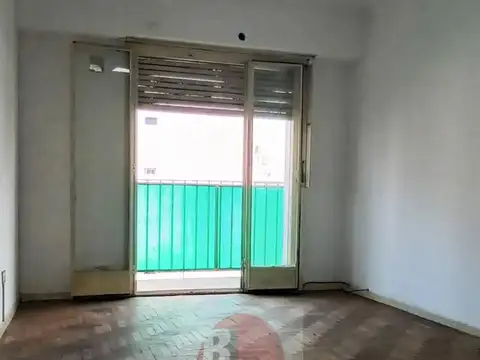 DEPTO 2 AMB. AL FRENTE C/BALCON VISTA ABIERTA - OPORTUNIDAD!