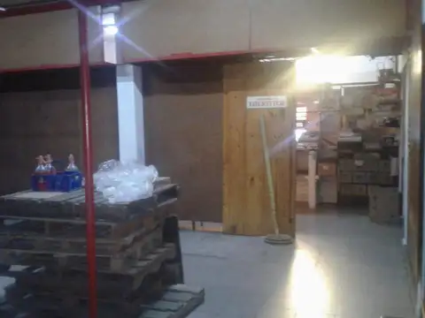 Local más cuatro departamentos a nuevo - Boulogne