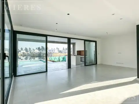 Casa en Alquiler de 3 dormitorios