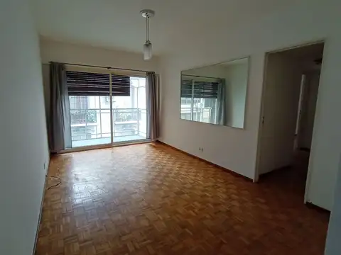 ALQUILER TRES AMBIENTES CON BALCON EN MICROCENTRO