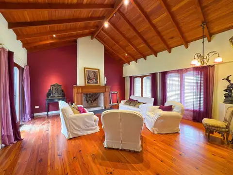VENTA CASA 5 DORMITORIOS CON QUINCHO Y PILETA