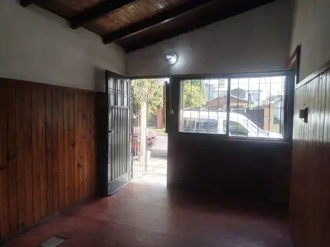 Casa 2 ambientes con 1 baño