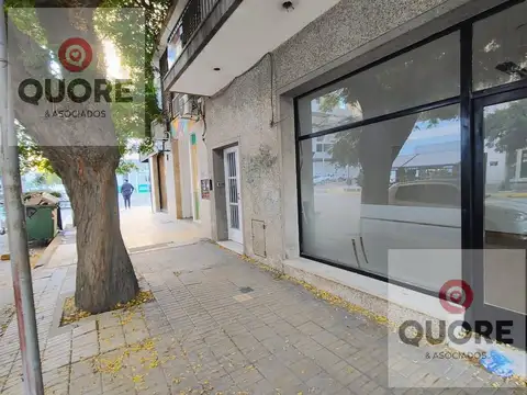 Se alquila local comercial 