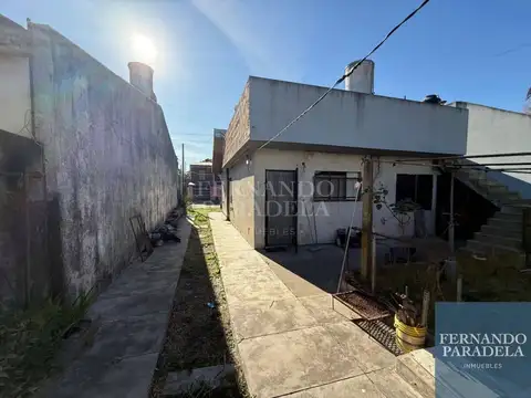 Casa en venta c/ cochera en Villa Gobernador Udaondo