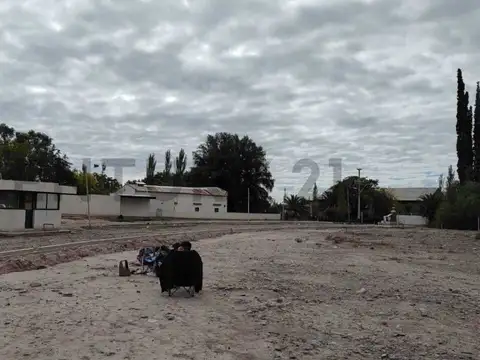 Juan  de la Cruz Videla 1000, Piso 0