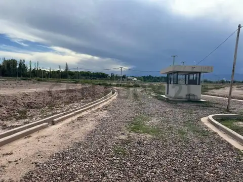 Juan  de la Cruz Videla 1000, Piso 0