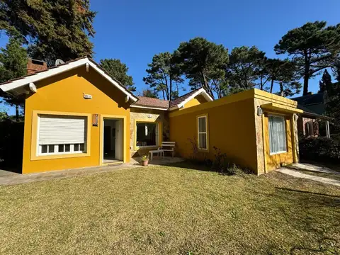 Casa tres dormitorios con piscina cerca del mar