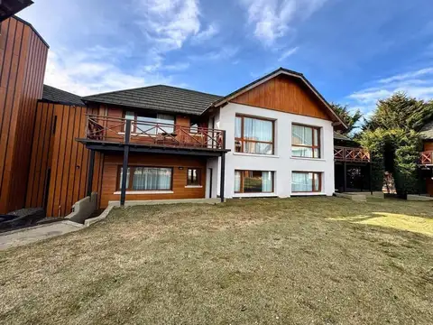 Venta. Dpto 1 DORMITORIO en  complejo Villa Huapi con salida a la playa. BARILOCHE