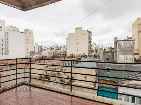 Venta / Departamento / 3 ambientes / Con dependencia / Con balcón / En Monserrat