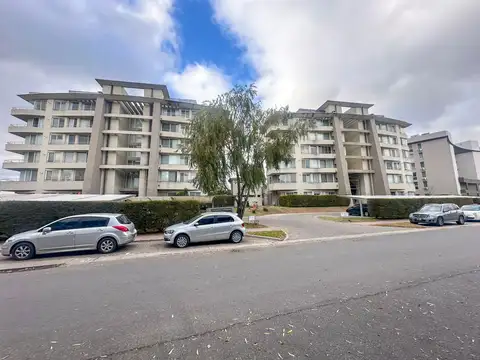 LAGO DEL CONDOMINIO 100, Piso 0