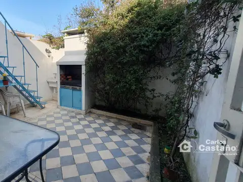 Exc. Duplex 2 Amb. con Cochera, Patio y Terraza, Impecable