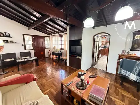 APTO CRÉDITO - Casa en venta de 3 ambientes con cochera - Villa Ballester