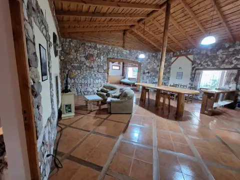 Hermoso Chalet estilo Montaña de Piedra y Madera