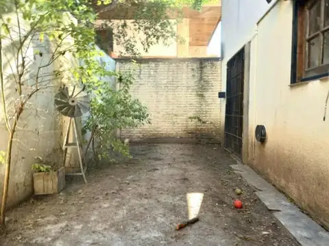 Casa 5 ambientes con 2 baños