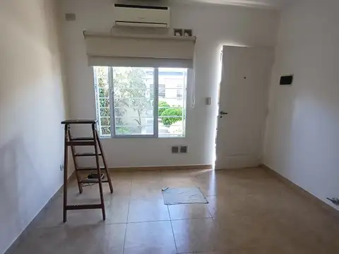 Depto Tipo Casa en Alquiler de 2 ambientes