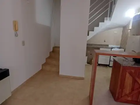 Depto Tipo Casa en Alquiler de 1 dormitorio