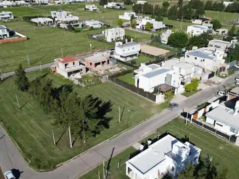 LOTE 10 x 44 mts en Barrio Don Carlos I 507 y 138 - J. Hernández -La Plata