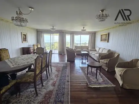 Venta Apartamento 3 Dormitorios Frente al Club de Golf en Punta Carretas con 2 Garajes
