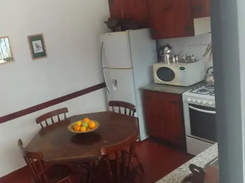 Casa 4 ambientes con 1 baño